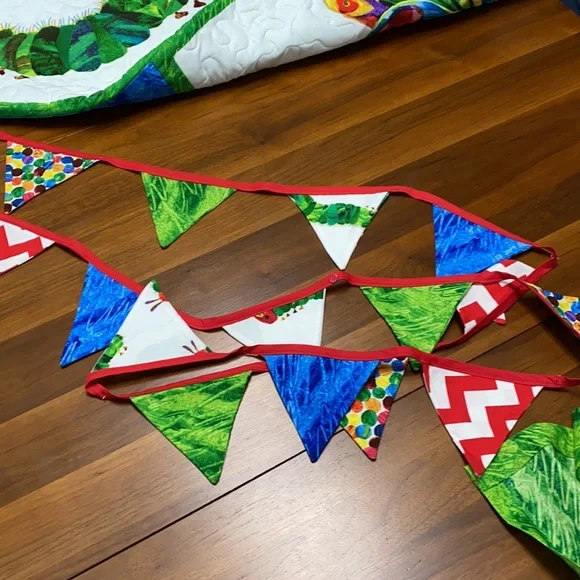 The Very Hungry Caterpillar Nursery Crib Set - Picture 4 of 15